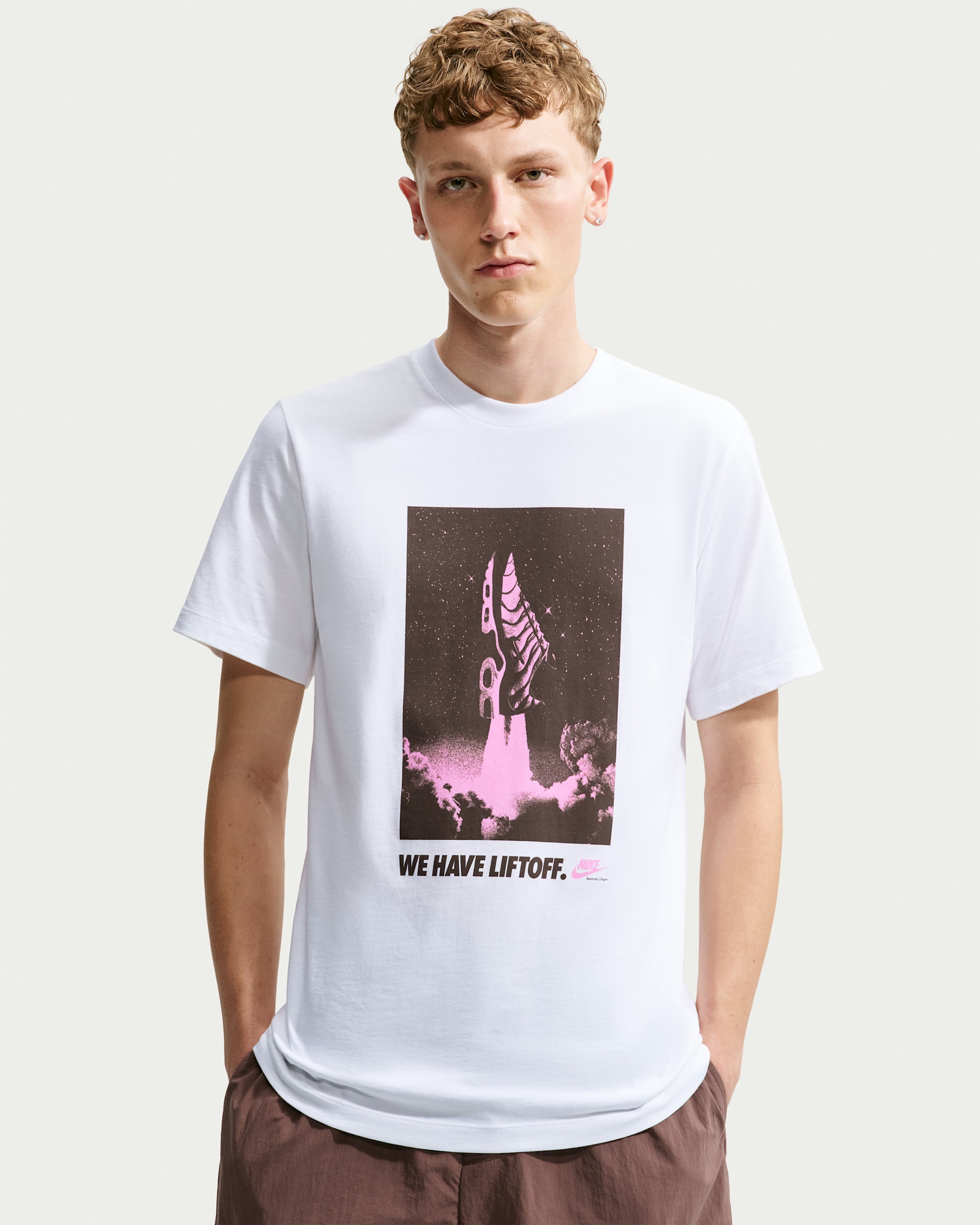 Nike Sportswear T-Shirt. Nike.com